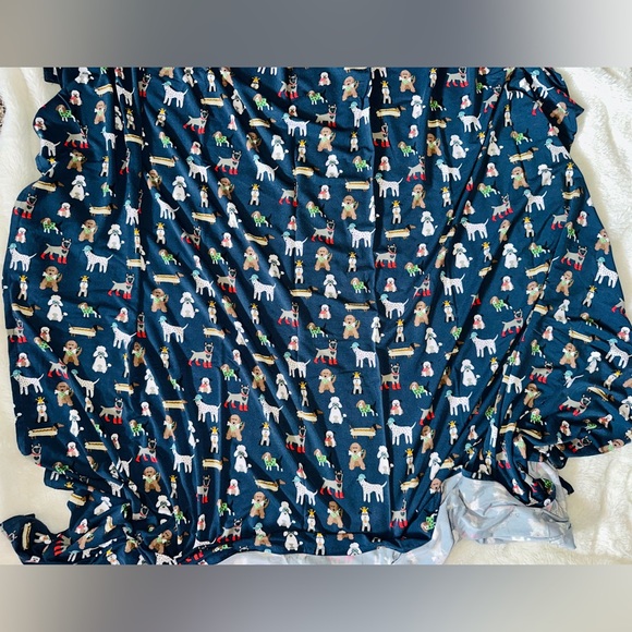 🐾LS Navy Pups Swaddle🐾 - Picture 4 of 6